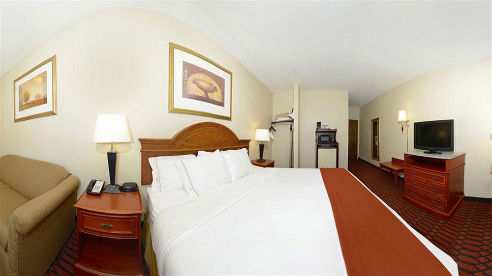Comfort Inn Lancaster At Rockvale Smoketown  Exterior photo