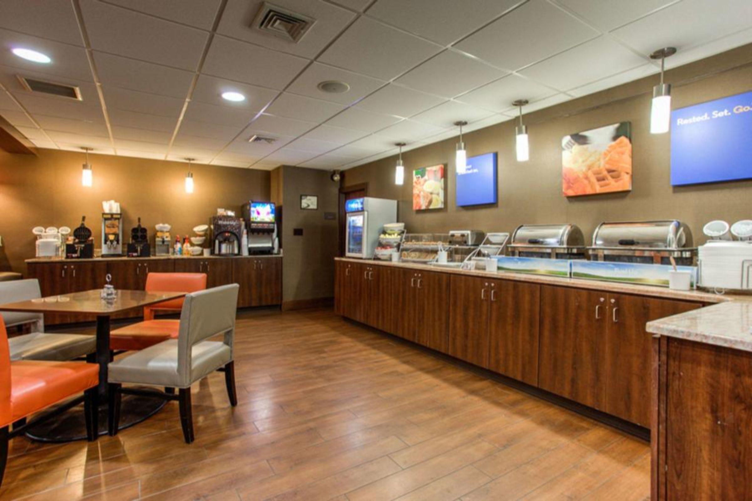 Comfort Inn Lancaster At Rockvale Smoketown  Exterior photo